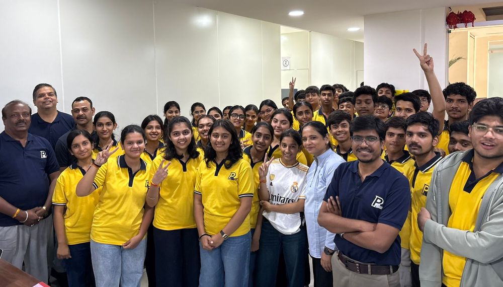 Students and faculty at Rankers Path, Indore